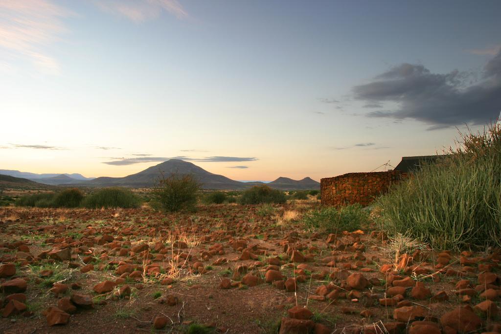 Etendeka Mountain Camp Damaraland Buitenkant foto