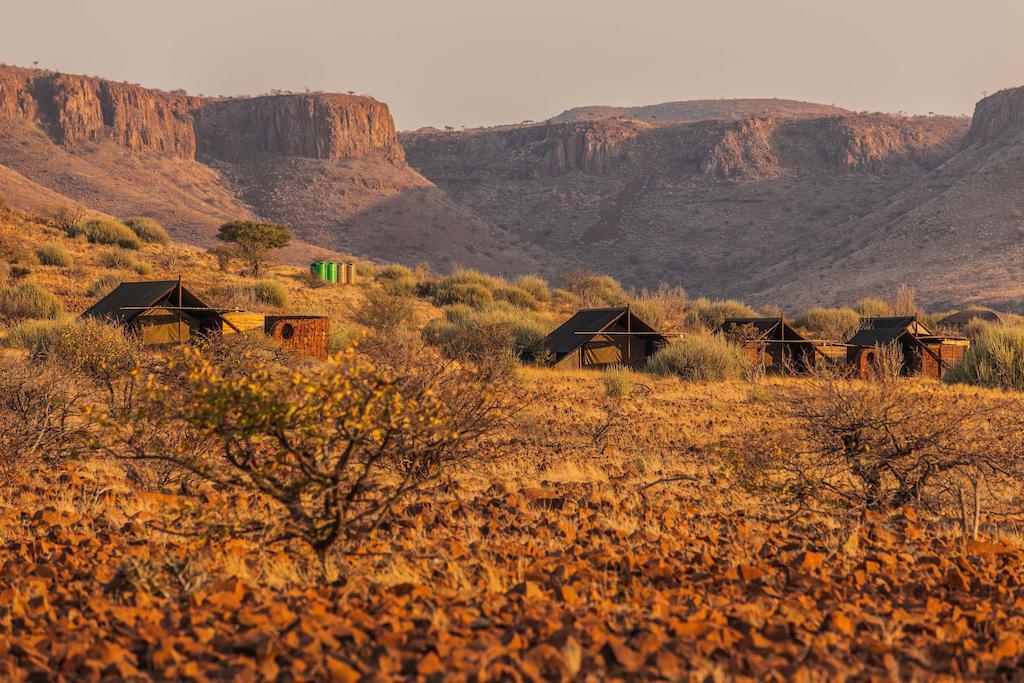 Etendeka Mountain Camp Damaraland Buitenkant foto