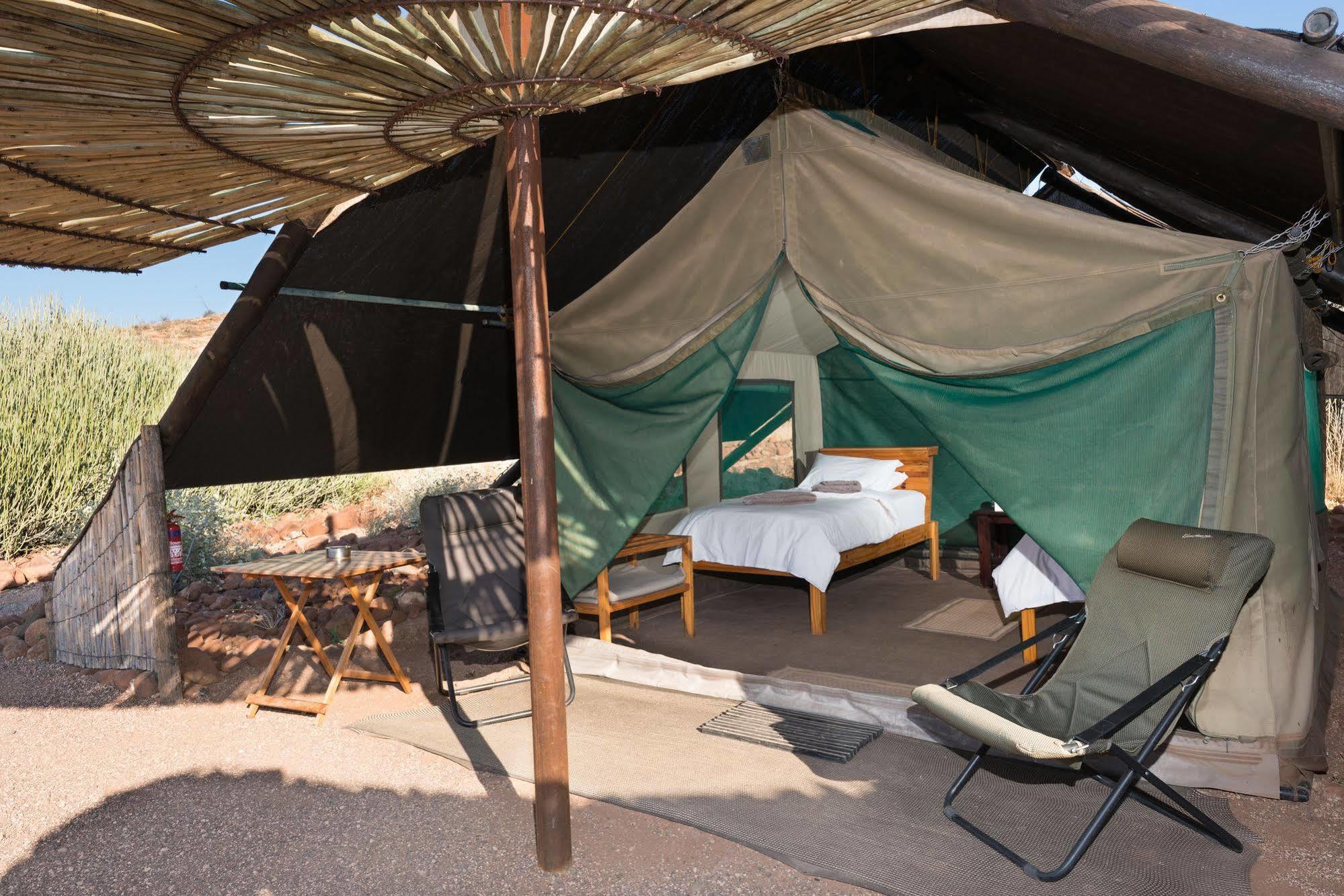 Etendeka Mountain Camp Damaraland Buitenkant foto