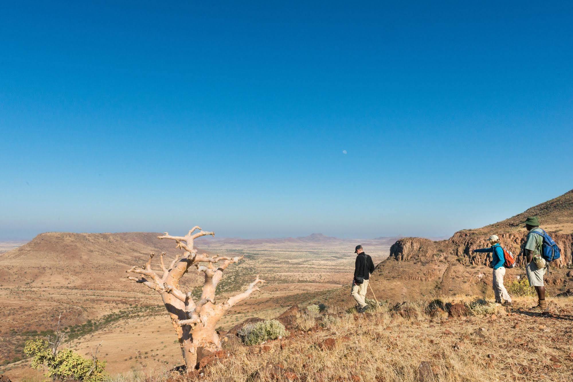 Etendeka Mountain Camp Damaraland Buitenkant foto