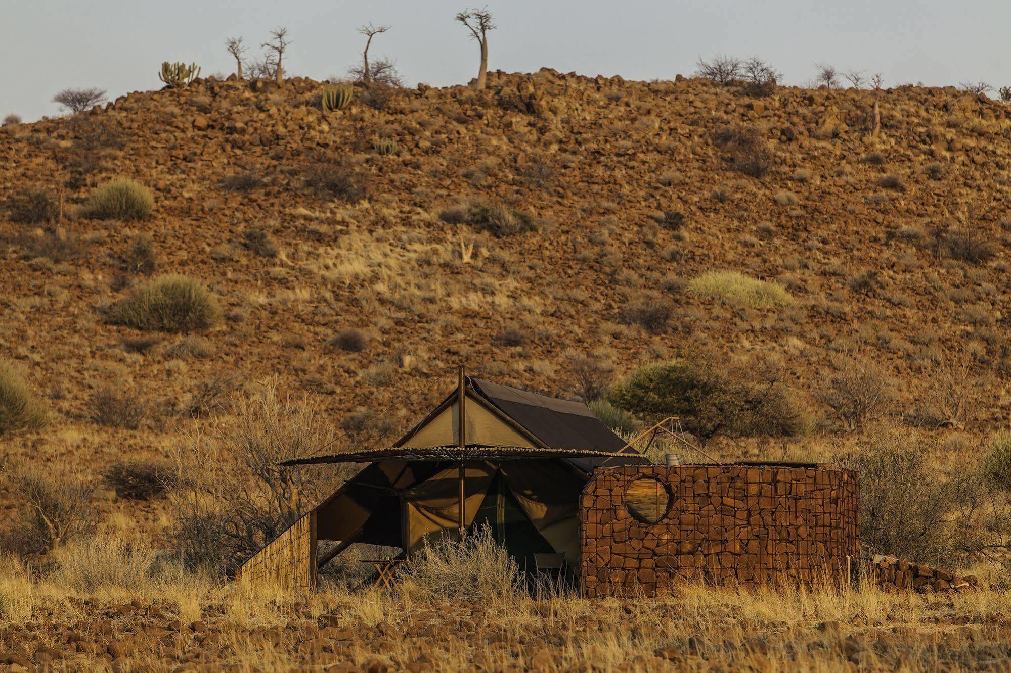 Etendeka Mountain Camp Damaraland Buitenkant foto