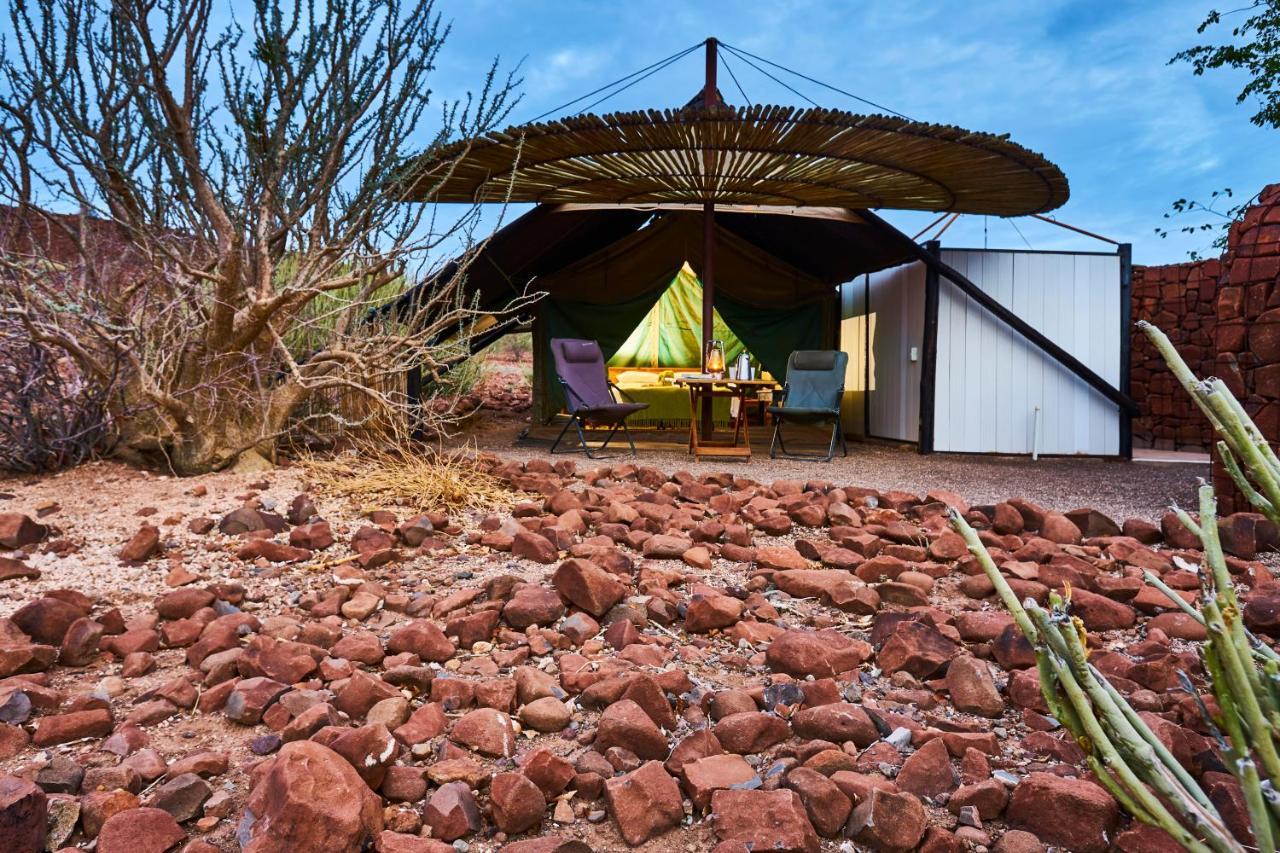 Etendeka Mountain Camp Damaraland Buitenkant foto